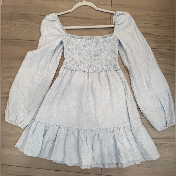 Wilfred Aritzia Linen Sky Blue Smocked Dress XS Square Neck Excellent Condition - Picture 3 of 4